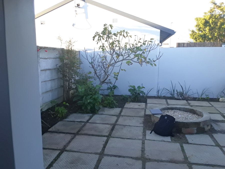 To Let 2 Bedroom Property for Rent in Longlands Western Cape